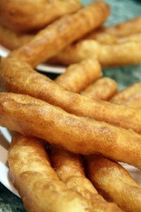 Receita de churros caseiro, simple e fácil de fazer. Aproveite! Receita de churros caseiro